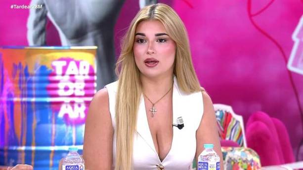 La modelo española Claudia Calvo en Tardear (Captura)
