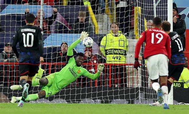 Onana detuvo el penalti (EFE)