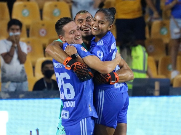 Tigres ya sostuvo una actividad con el plantel varonil y femenil.