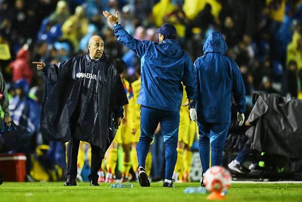 Autoridades deciden suspender el partido (Imago7)