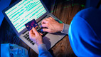 Ciberdelincuentes roban datos y los revenden en la dark web.