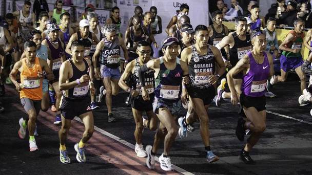 Corredores durante el Medio Maratón de la CDMX (Imago7)
