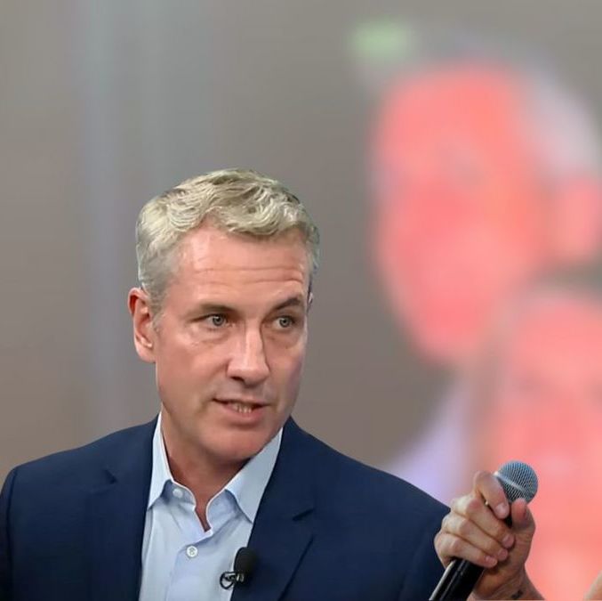 Andy Byron acusa a Colplay de no respetar su privacidad tras revelación de infidelidad. Foto: Especial
