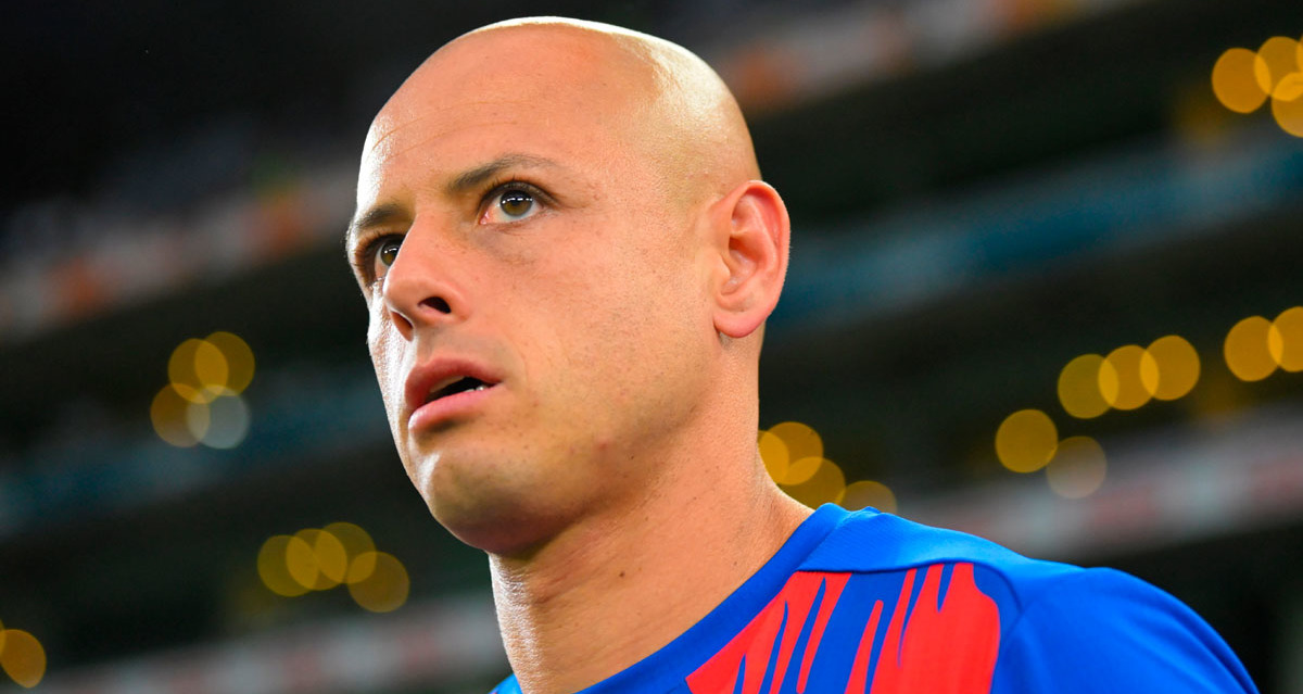 Chicharito Hernández viajó con el plantel de Chivas. (Foto: Imago7)