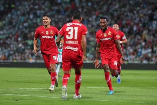 Helinho festeja un gol de Toluca (Imago7)