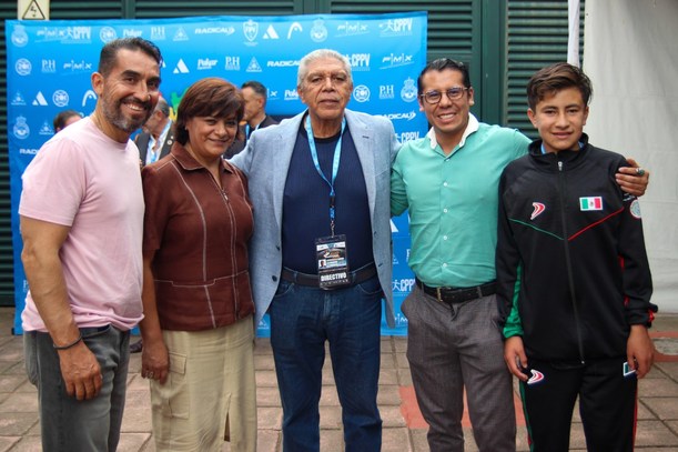 Miguel Ángel Martínez (derecha), talentoso deportista mexicano (INDEPORTE)
