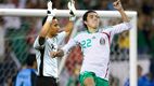 Efraín Juárez le anotó a Keylor Navas en la Copa Oro 2009. (Foto: Mexsport)