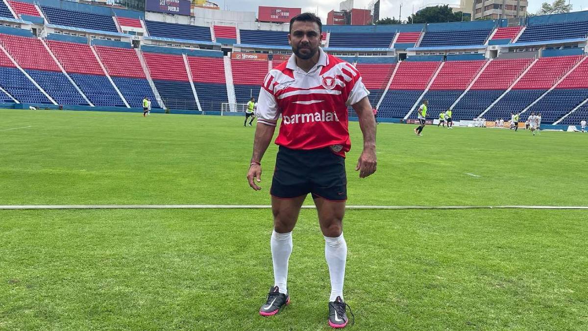 Ulises Olvera posa con su uniforme de Toros Neza (Facebook Ulises Olvera)