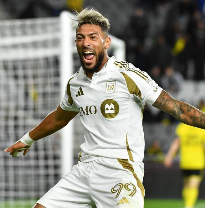 Denis Bouanga puede salir de Los Ángeles FC (Mexsport)