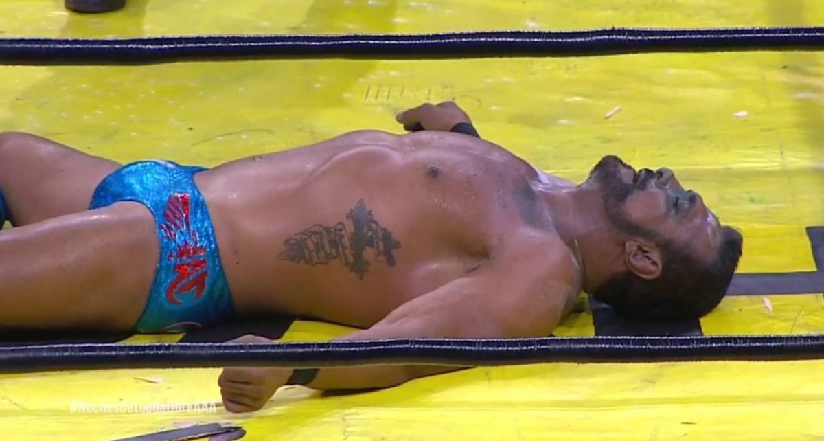Alberto el Patrón debe marcharse de AAA tras perder con El Mesías (Captura)