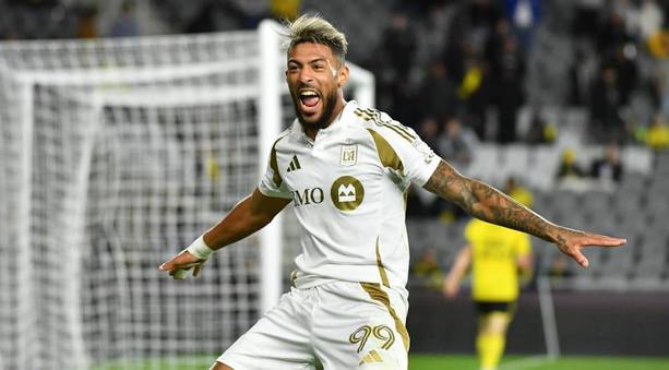 Denis Bouanga puede salir de Los Ángeles FC (Mexsport)