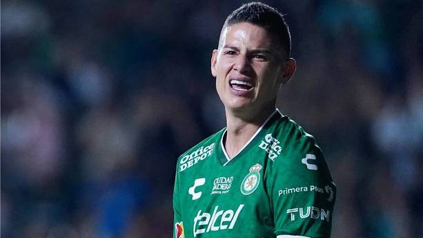 James Rodríguez reclama en un juego de León (Imago7)