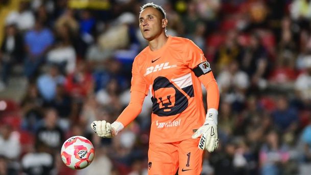 Keylor Navas celebra el primer triunfo con Pumas (Mexsport)