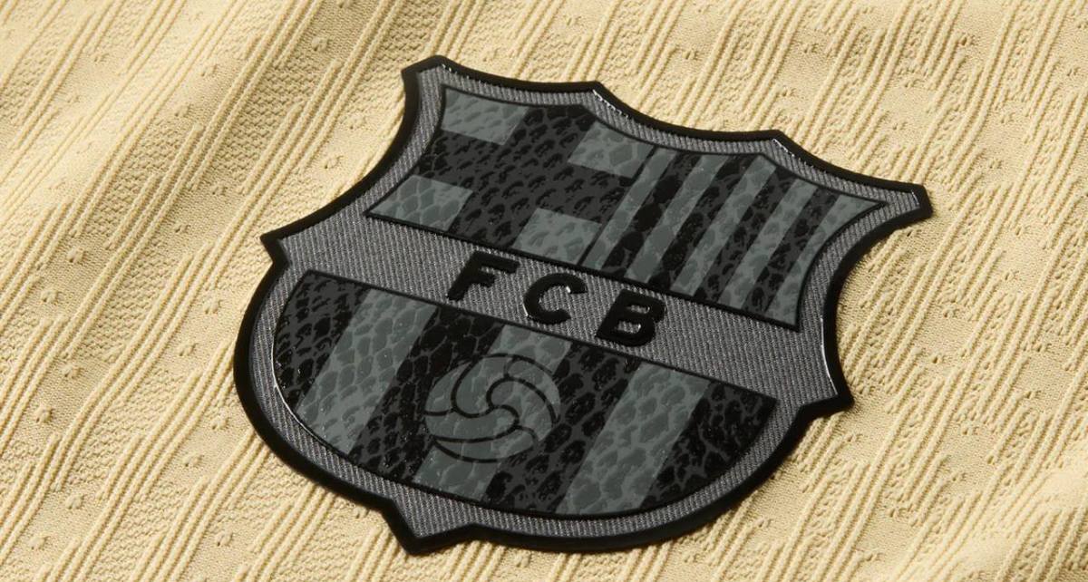 Barcelona rinde homenaje a Jobe Bryant con su nueva playera (Cortesía)