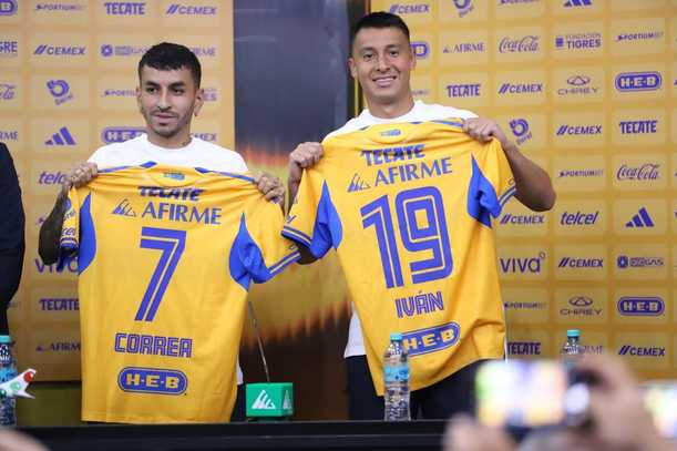 Fue presentado Correa junto a otros refuerzos.