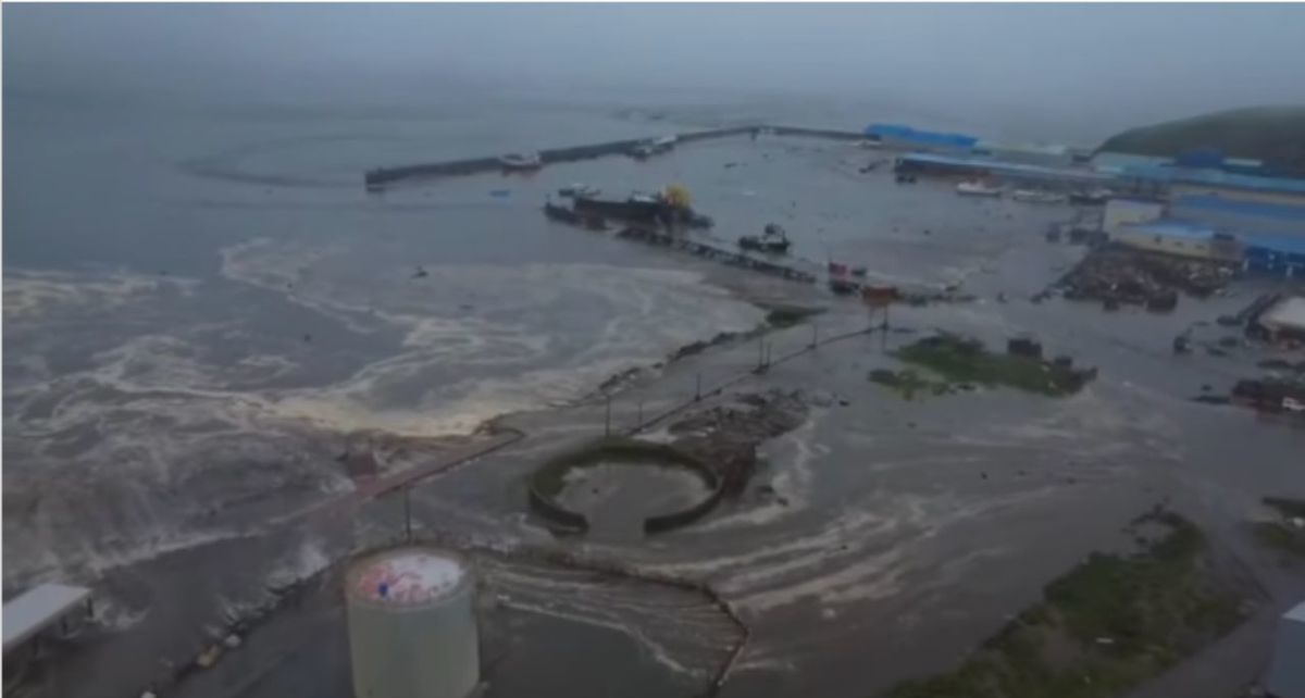 Así fue el momento en el que el tsunami ingresó a Rusia