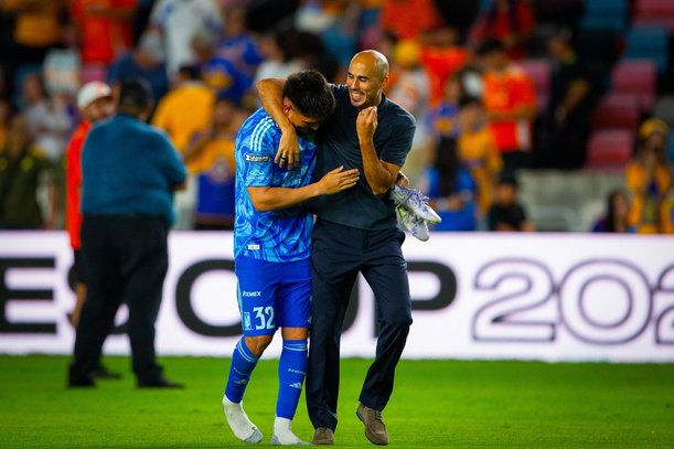 Guido felicitó a sus jugadores. (Foto: Tigres)