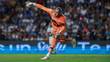 Keylor Navas despeja con Pumas (Imago7)