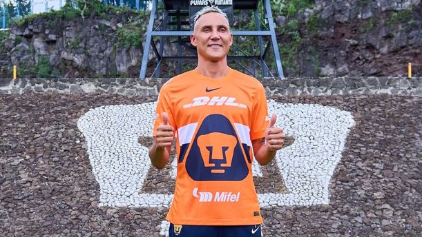 Keylor Navas en su presentación con Pumas (Mexsport)