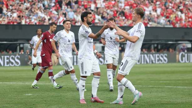 Manchester United impuso condiciones ante el West Ham (AFP)