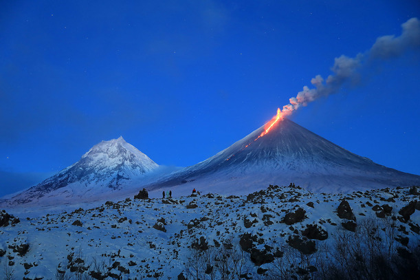Se enciende Volcán tras terremoto en Rusia.
