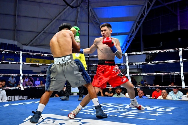 Diego ‘El Androide’ Jiménez dejó el futbol por el boxeo (Cortesía)