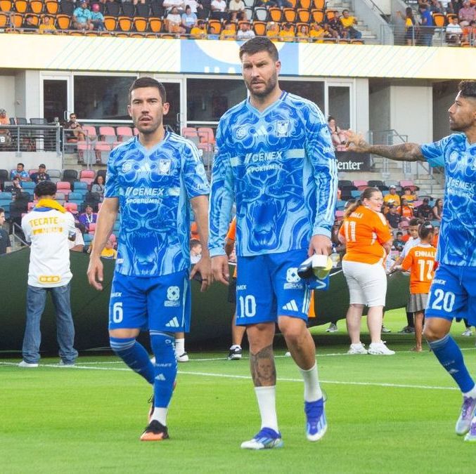 Juan Pablo Vigón, André-Pierre Gignac y Javier Aquino en la Leagues Cup (Mexsport)