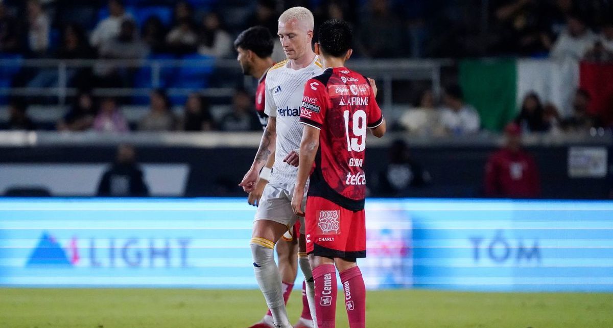 Marco Reus y Gilberto Mora (Imago7)