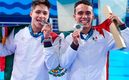 Osmar Olvera y Juan Celaya presumen sus platas en París 2024 (Reuters)