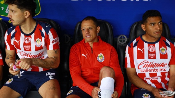 Chicharito Hernández no viajó a EE.UU. con Chivas (Imago7)