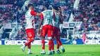 Ricardo Monreal es felicitado por sus compañeros (Mexsport)
