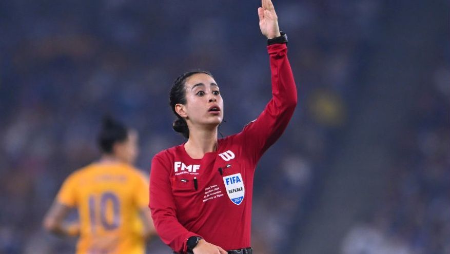 Katia Itzel García y Tori Penso son las únicas silbantes de Concacaf en el top (Imago7)