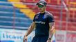 Flores dirige en El Salvador a un equipo ganador.