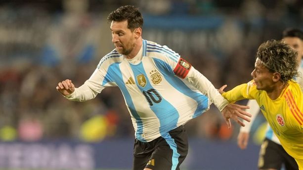 Lionel Messi con la camiseta actual de Argentina (X: leomessisite)