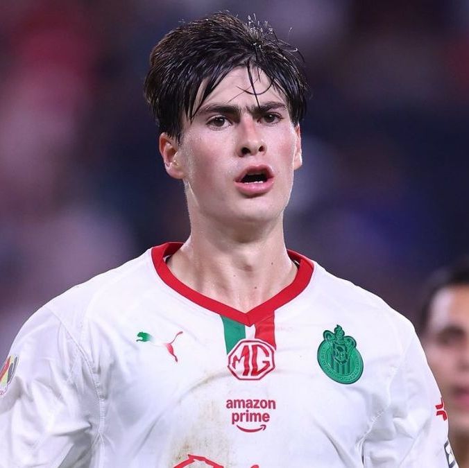 Armando González volvió a marcar con Chivas (X)