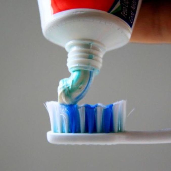 ¿Qué es el fluoruro de estaño y porqué Cofepris retira las pastas dentales que lo tengan?