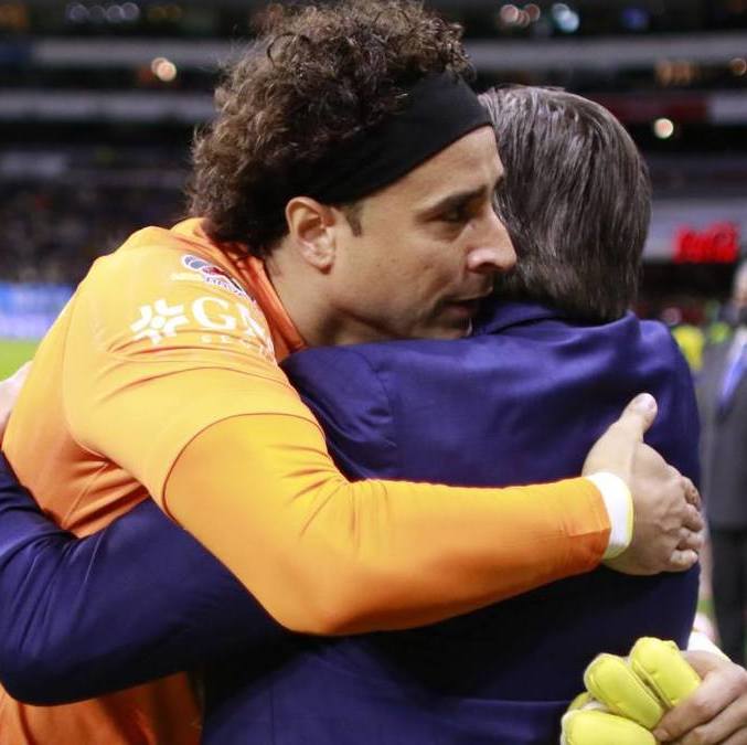 Piojo Herrera cree que Guillermo Ochoa debe ser el titular en México (Mexsport)