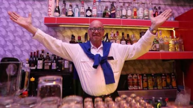 Se atrevió a abrir un bar gay cuando era un tema que no se tocaba por represión. (Foto: Milenio)