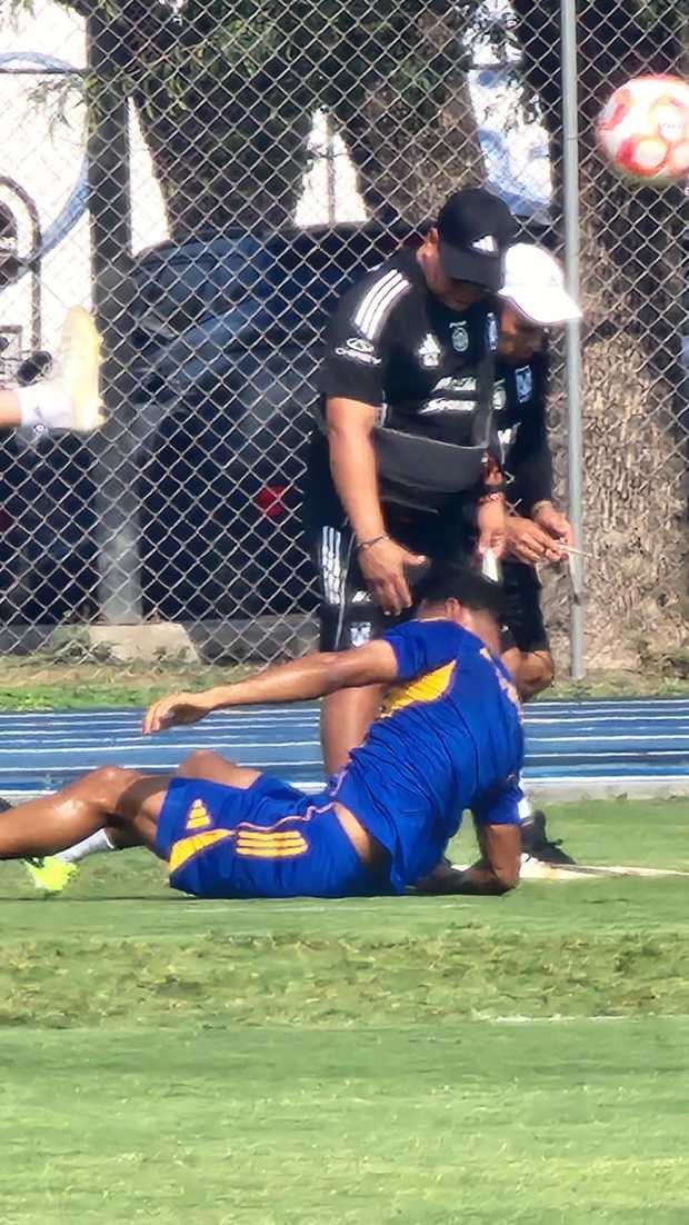 Dos jugadores sufrieron lesiones en sus tobillos. (Foto: Roberto Flores)