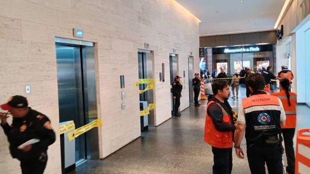 Personal de Protección Civil en Mitikah (@SGIRPC_CDMX)
