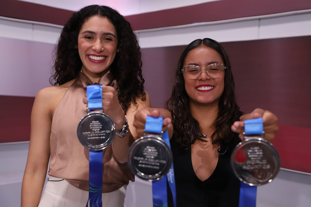 Agúndez y Estudillo mostraron sus medallas. (Foto: Octavio Hoyos)