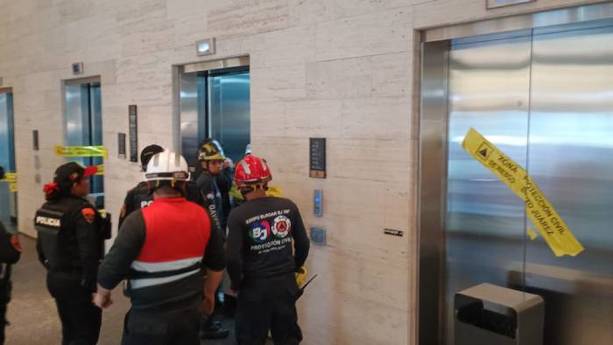 Elevadores de Mitikah con sellos de las autoridades (@SGIRPC_CDMX)