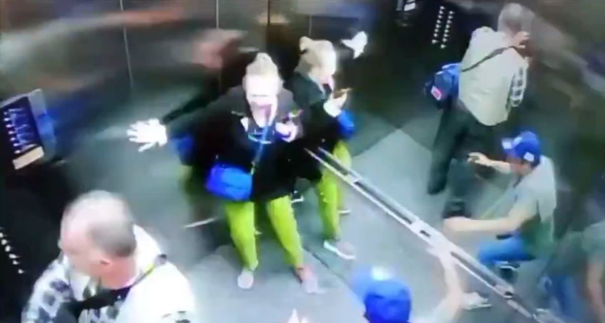 Video de seguridad revela que pasó dentro del elevador que cayó en Mitikah (Red social: X)