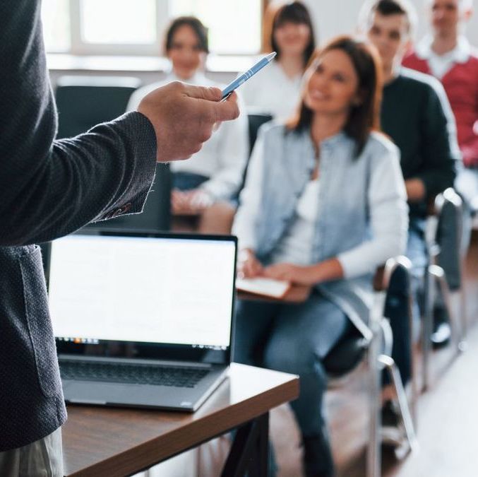 Conoce las fechas registro para insribirte a la Licenciatura de Educación Primaria 2025. Foto: Freepik