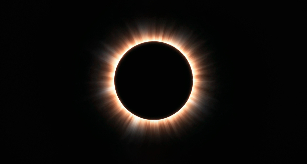 Esta es la fecha exacta en que ocurrirá el Eclipse Solar más largo del Siglo. Foto: Freepik