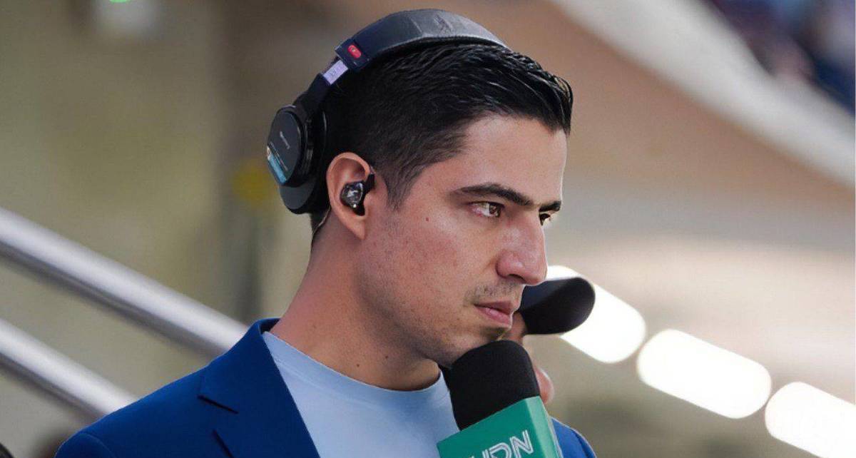 Andrés Vaca narra un juego en TUDN (@avacav)