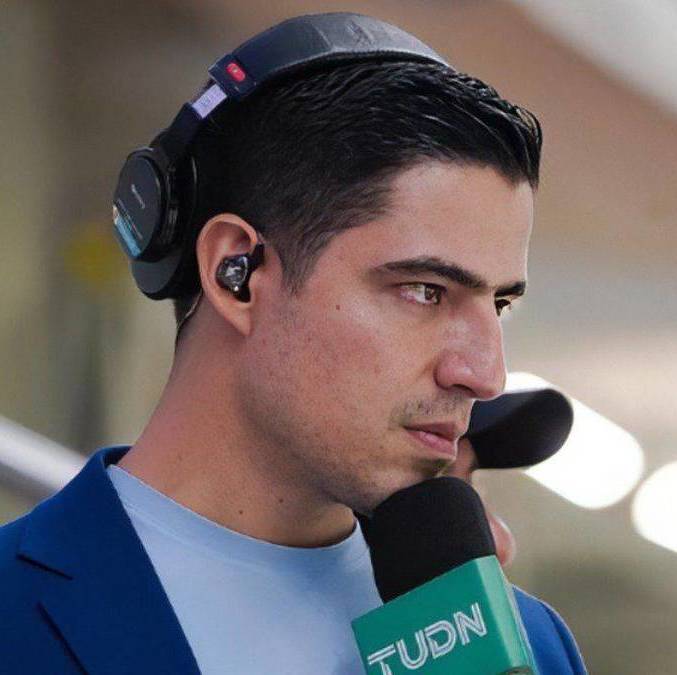 Andrés Vaca narra un juego en TUDN (@avacav)