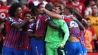 Dean Henderson fue la figura en los penales (Reuters)