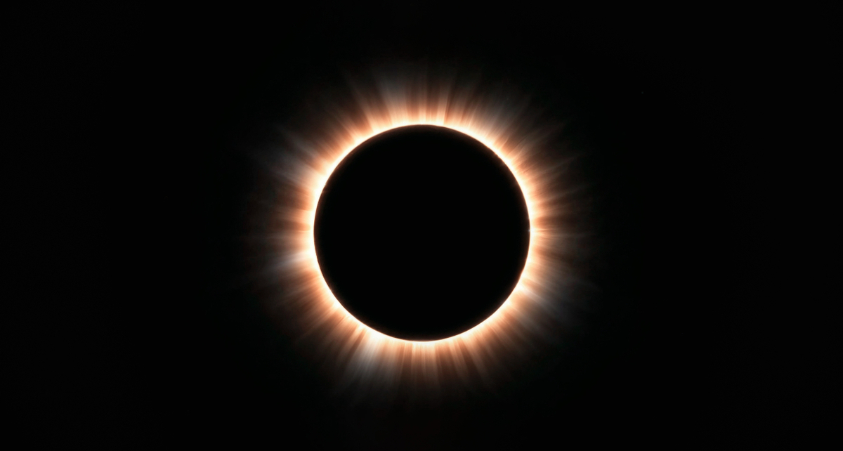 Esta es la fecha exacta en que ocurrirá el Eclipse Solar más largo del Siglo. Foto: Freepik