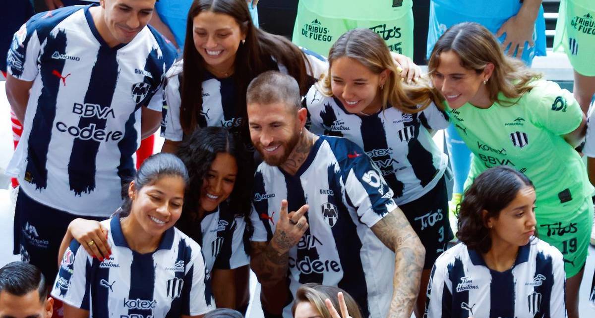 Sergio Ramos acaparó miradas en la foto oficial (Imago7)